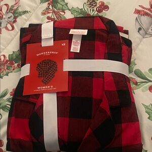 Wondershop Women's Red and Black Checkered Pajama Set